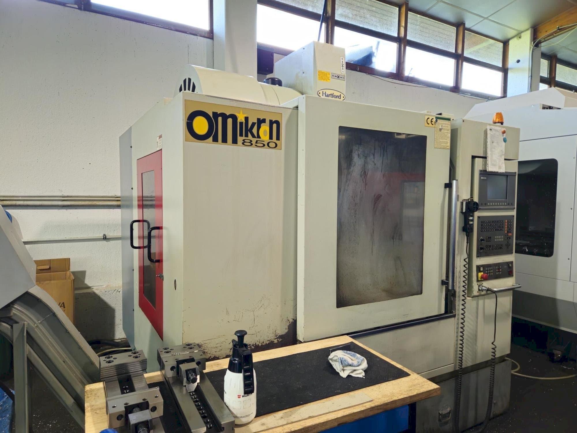 Makine  Hartford VMC 850AP - Önden görünüm