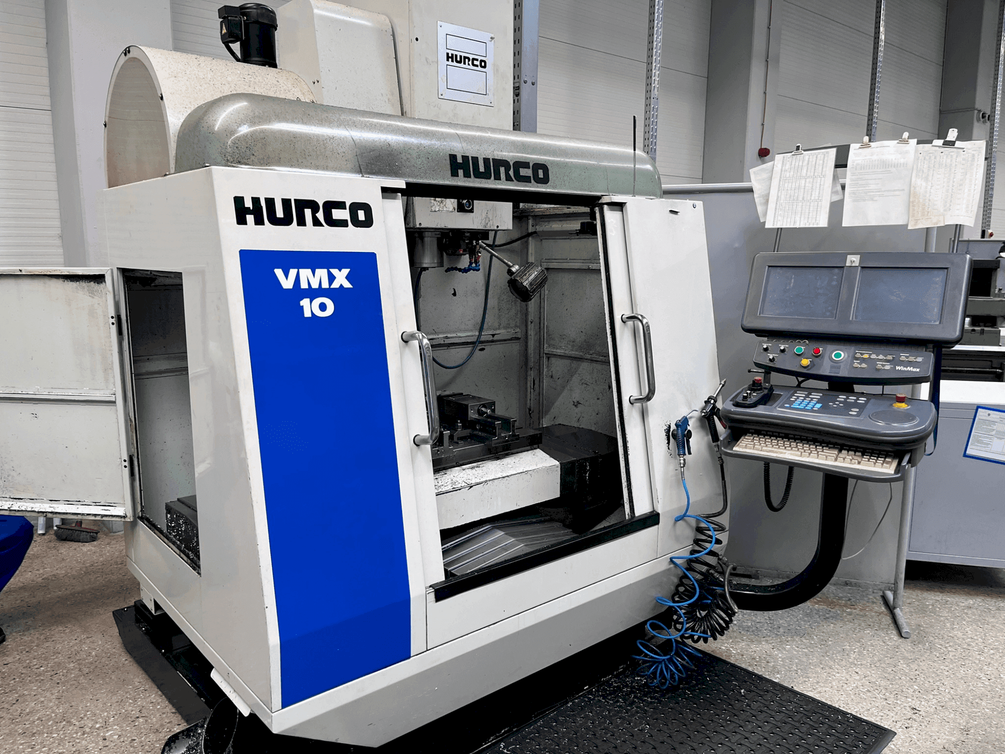 Makine  Hurco VMX 10 - Önden görünüm