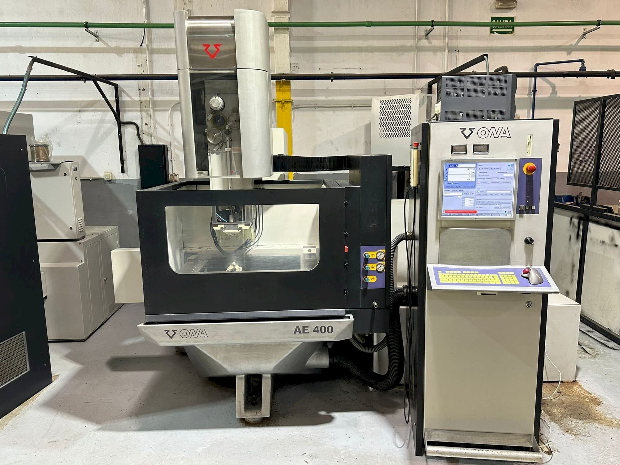 Makine  ONA AE400 - Önden görünüm