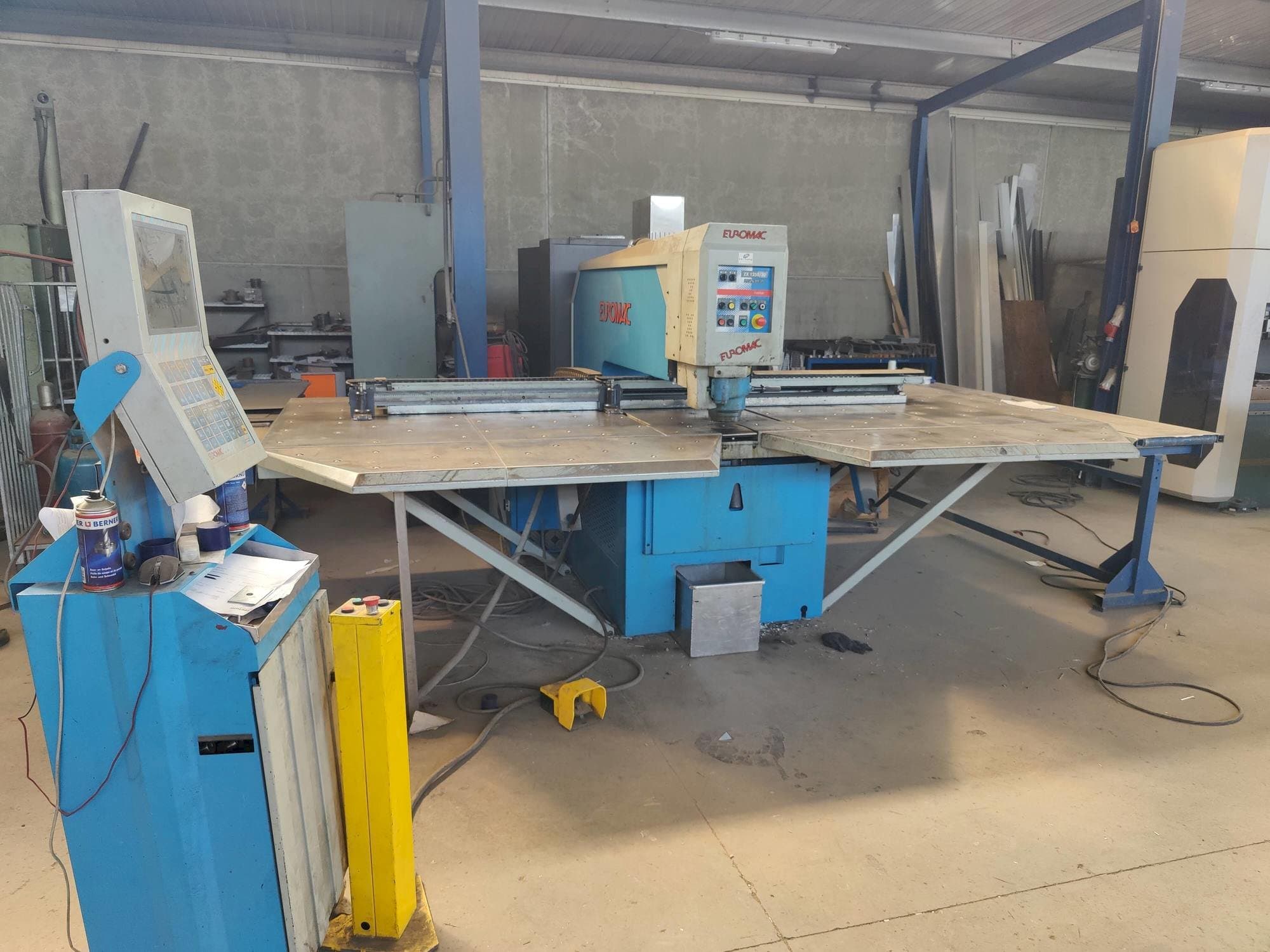 Makine  Euromac Z/1250/30 - Önden görünüm