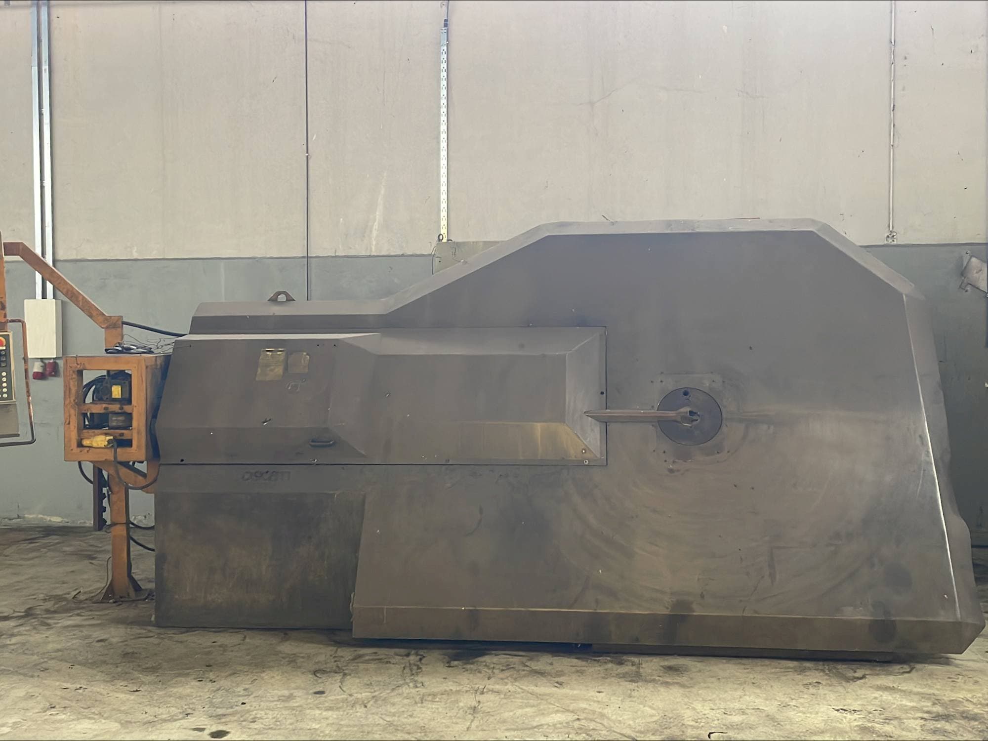 Makine  OSCAM MULTIBEND 16 - Önden görünüm