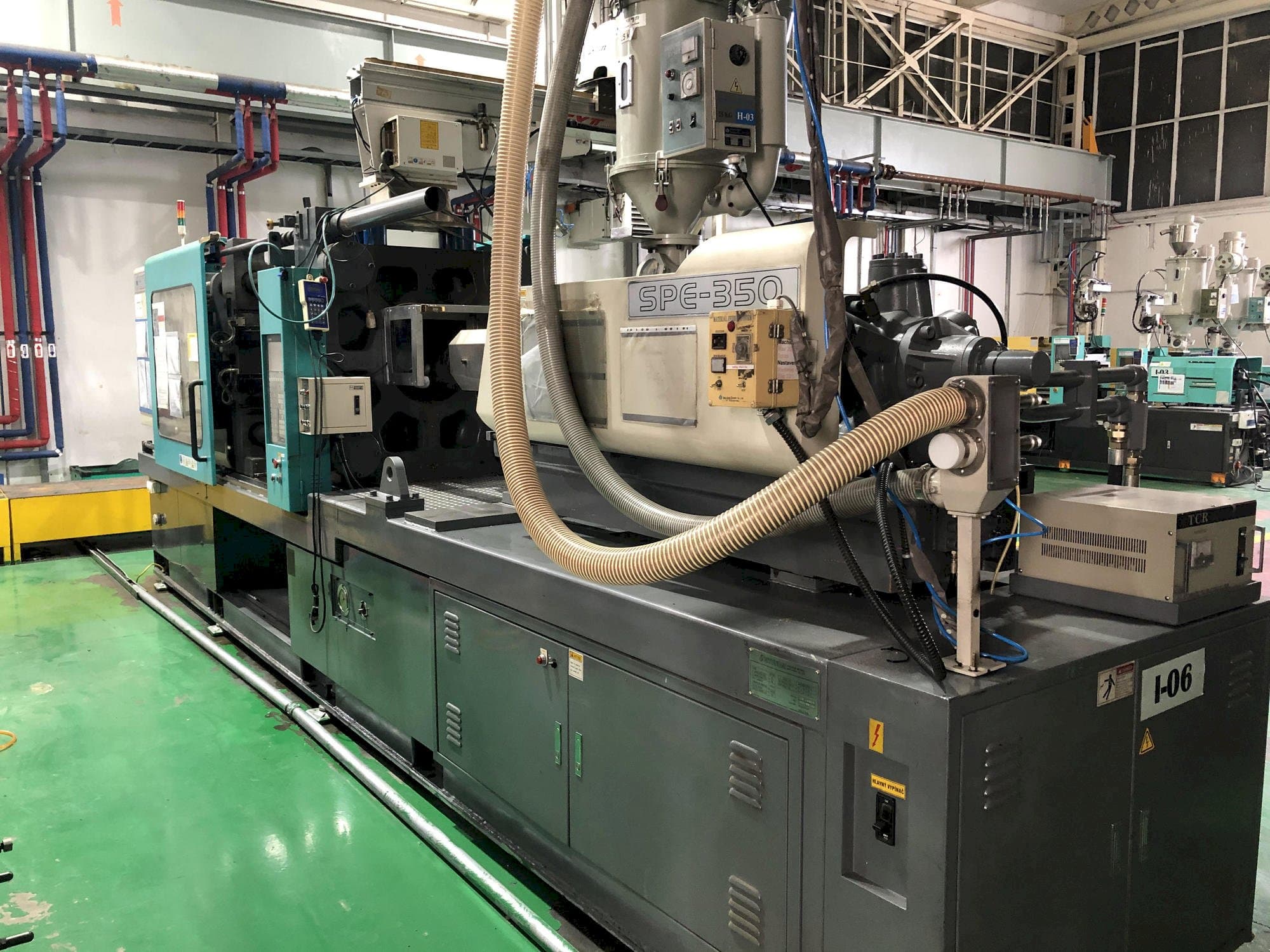 Makine  Hyundai SPE-350 - Önden görünüm