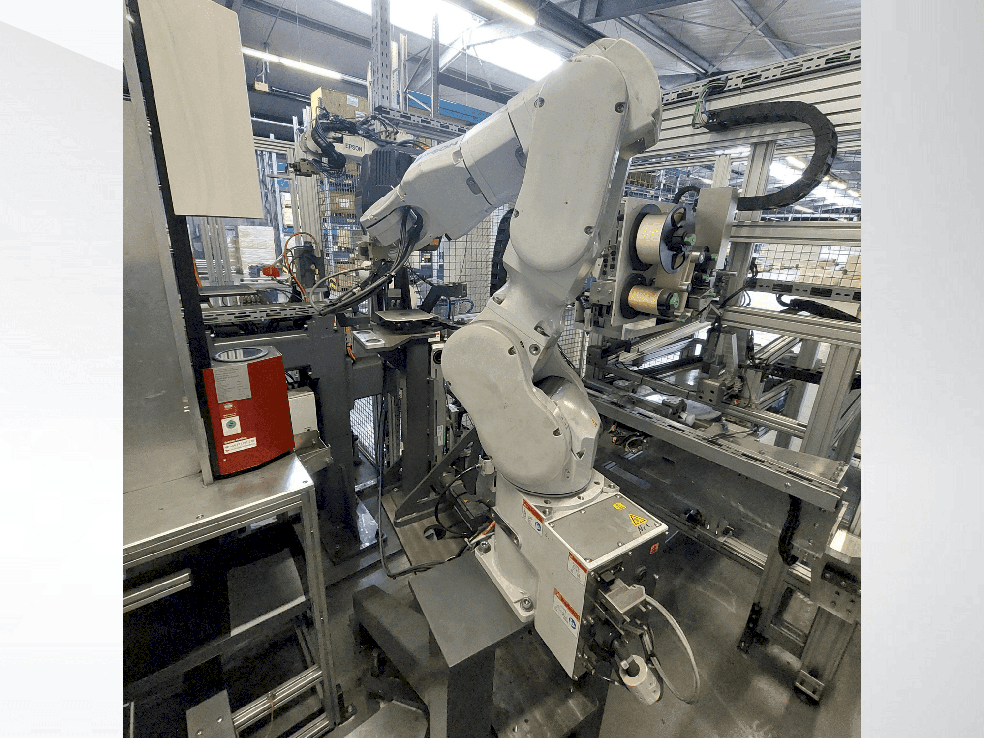 Makine  EPSON C8A-901 S - Önden görünüm