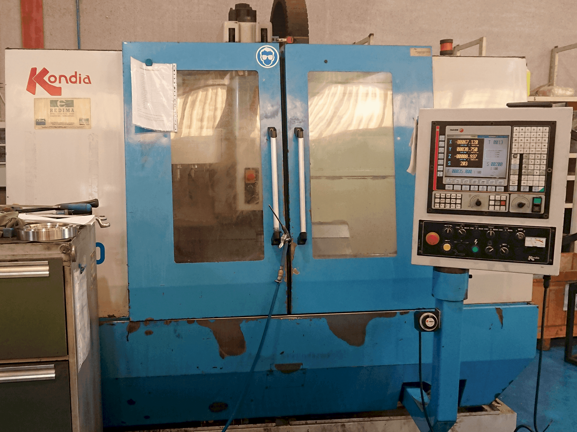 Makine  KONDIA B-1050 - Önden görünüm