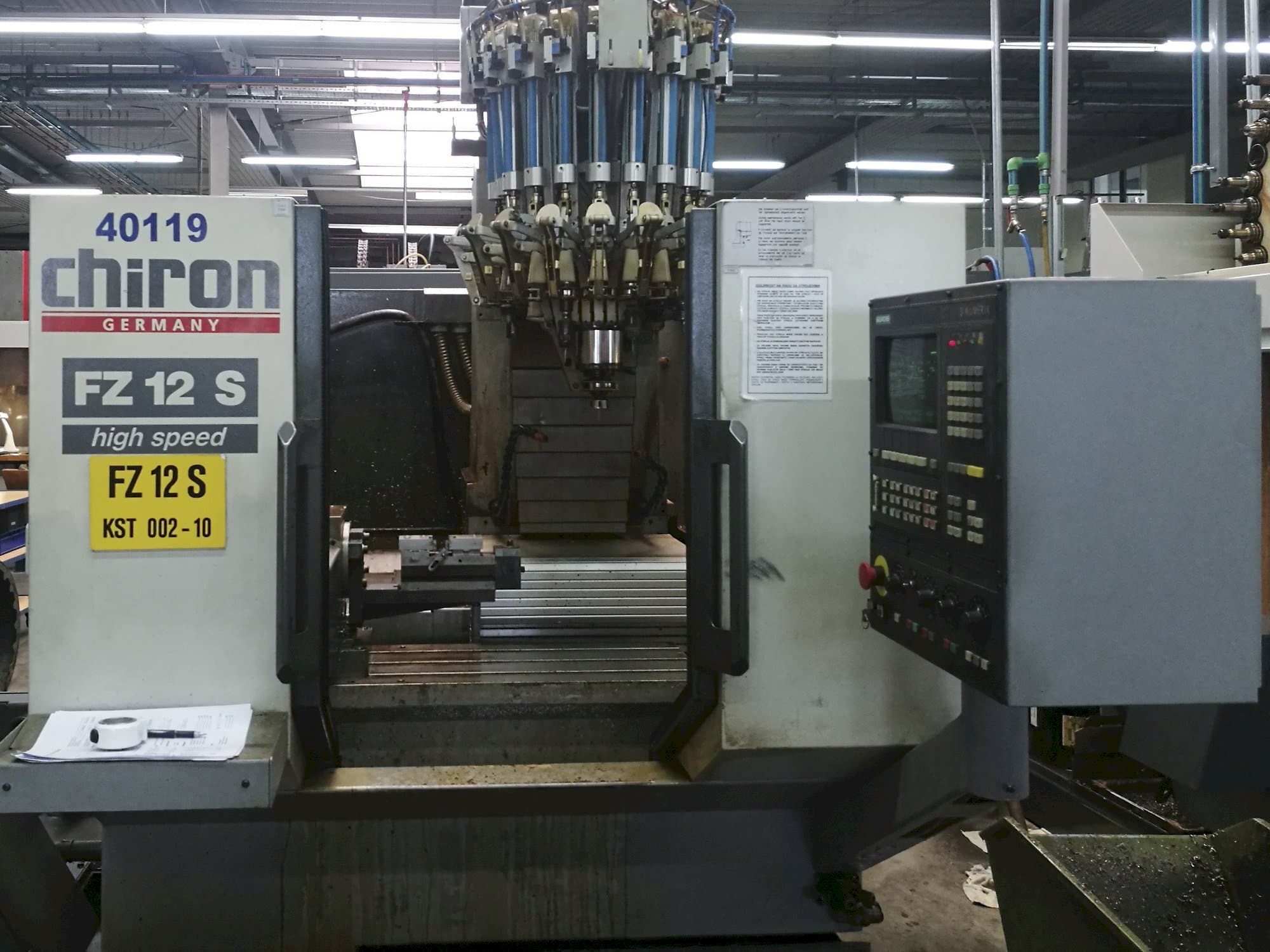 Makine  CHIRON FZ 12 S - Önden görünüm