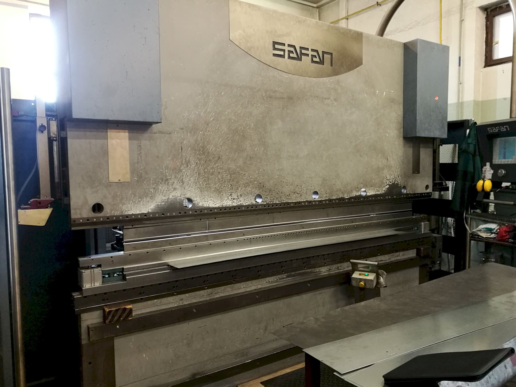 Makine  Safan - Sol görünüm CNCL-K 120-3100 TS1