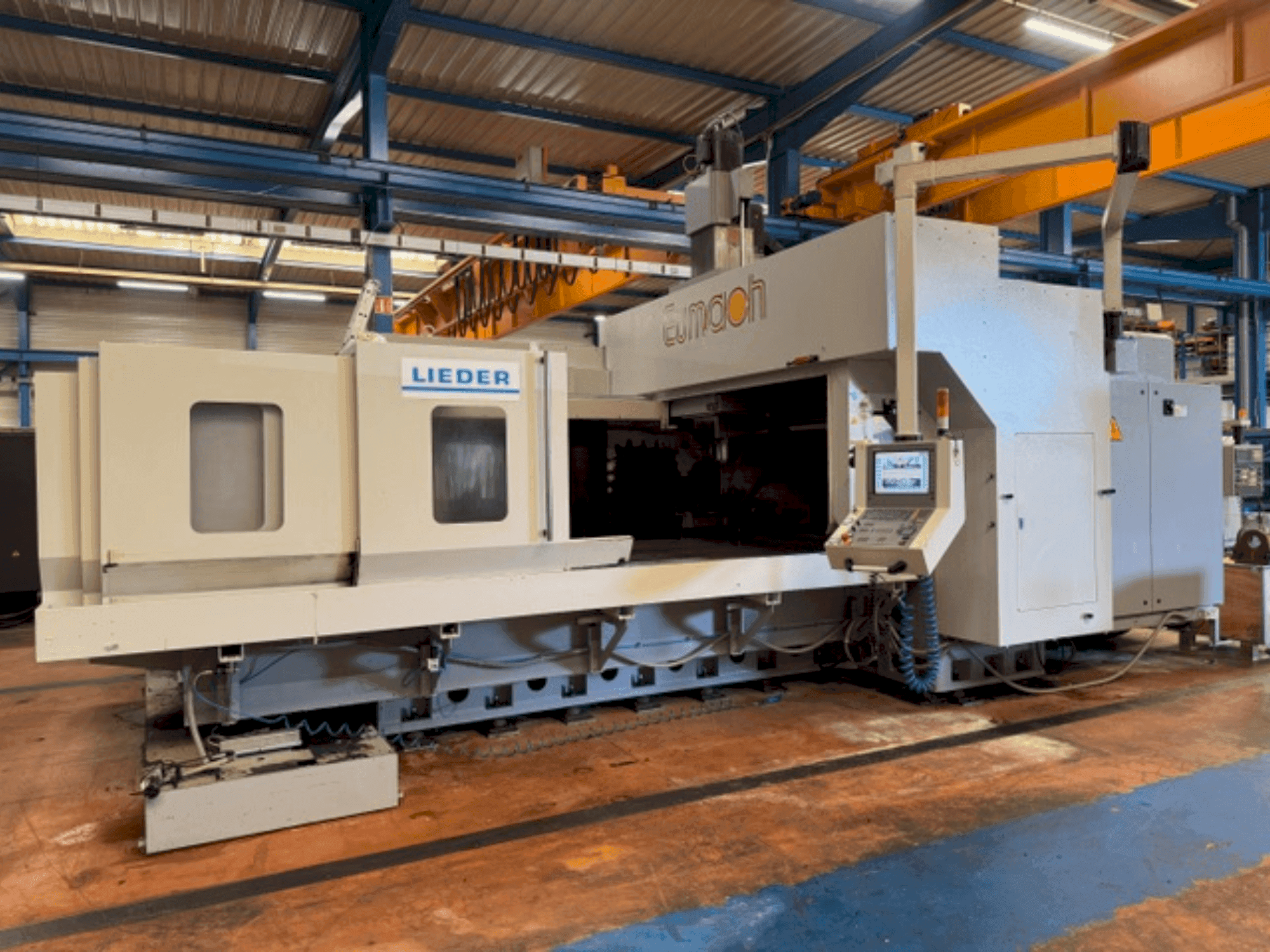 Makine  Eumach DVM-3021 - Önden görünüm