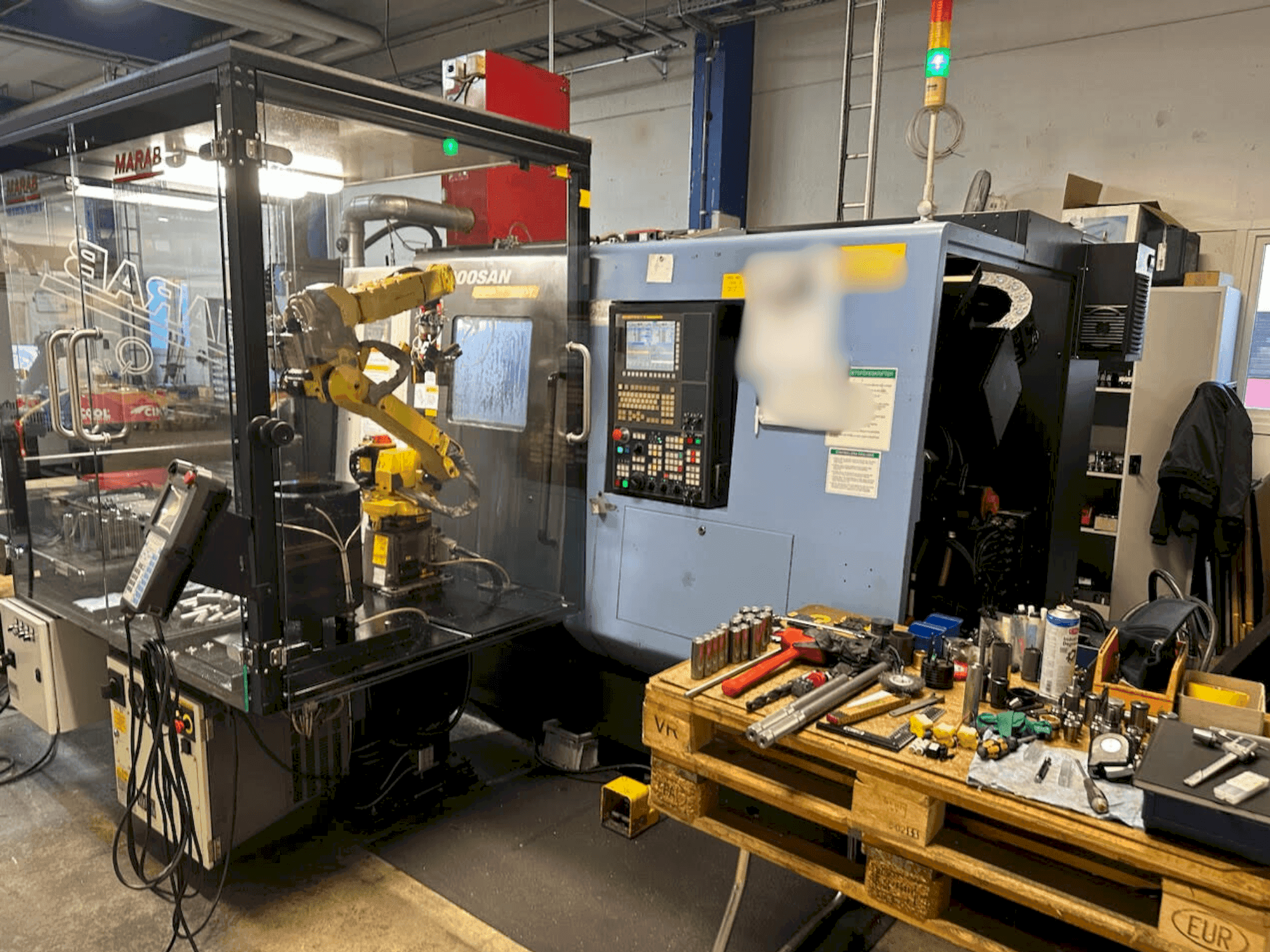 Makine  DOOSAN PUMA TT 1800 SY - Önden görünüm