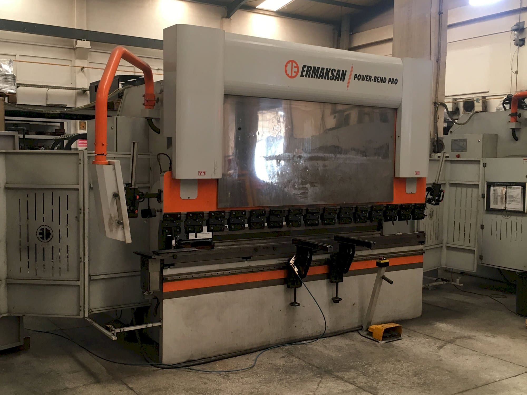 Makine  ERMAKSAN - Sol görünüm POWER-BEND PRO 3100x135