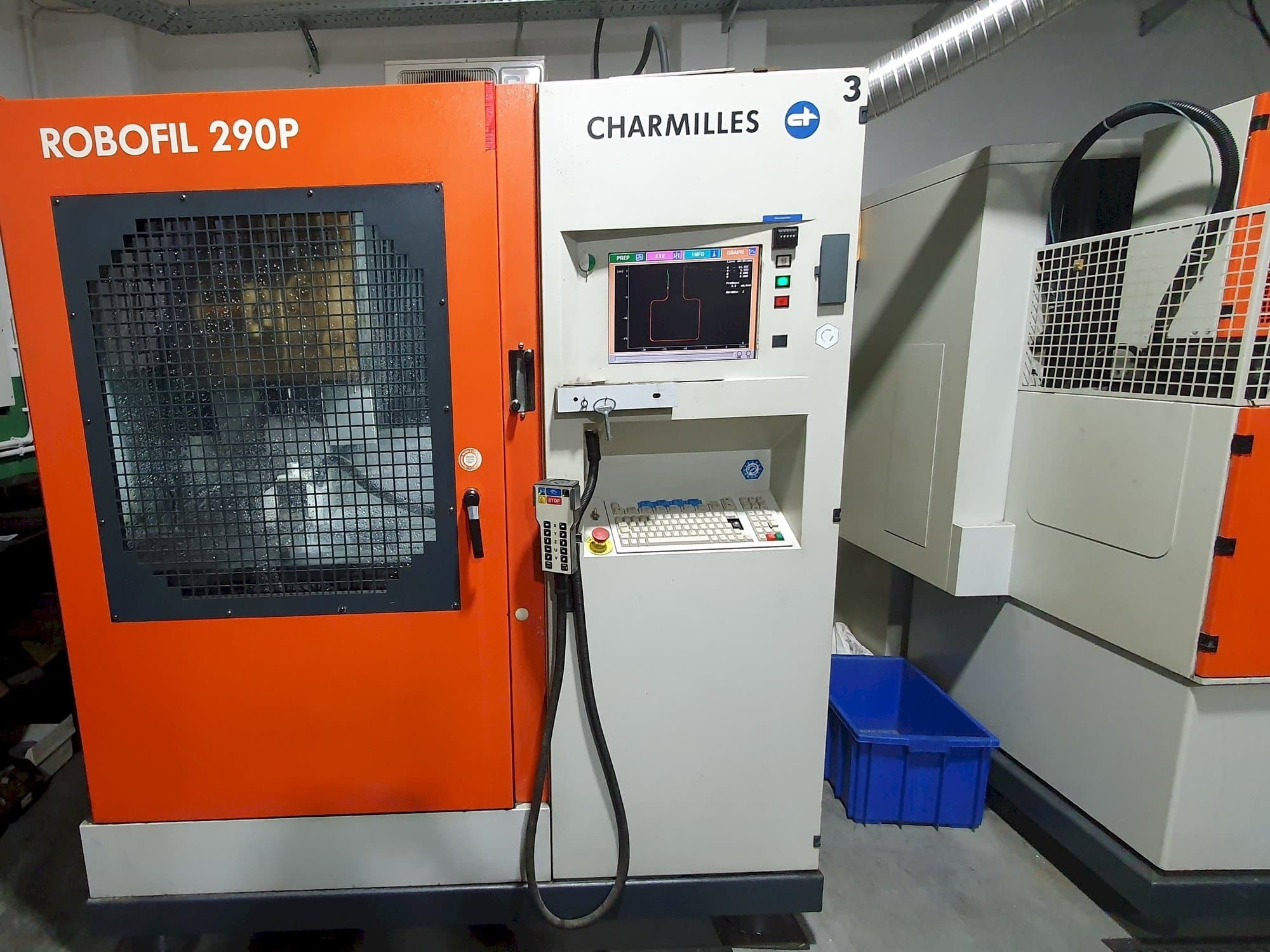 Makine  CHARMILLES Robofil 290P - Önden görünüm