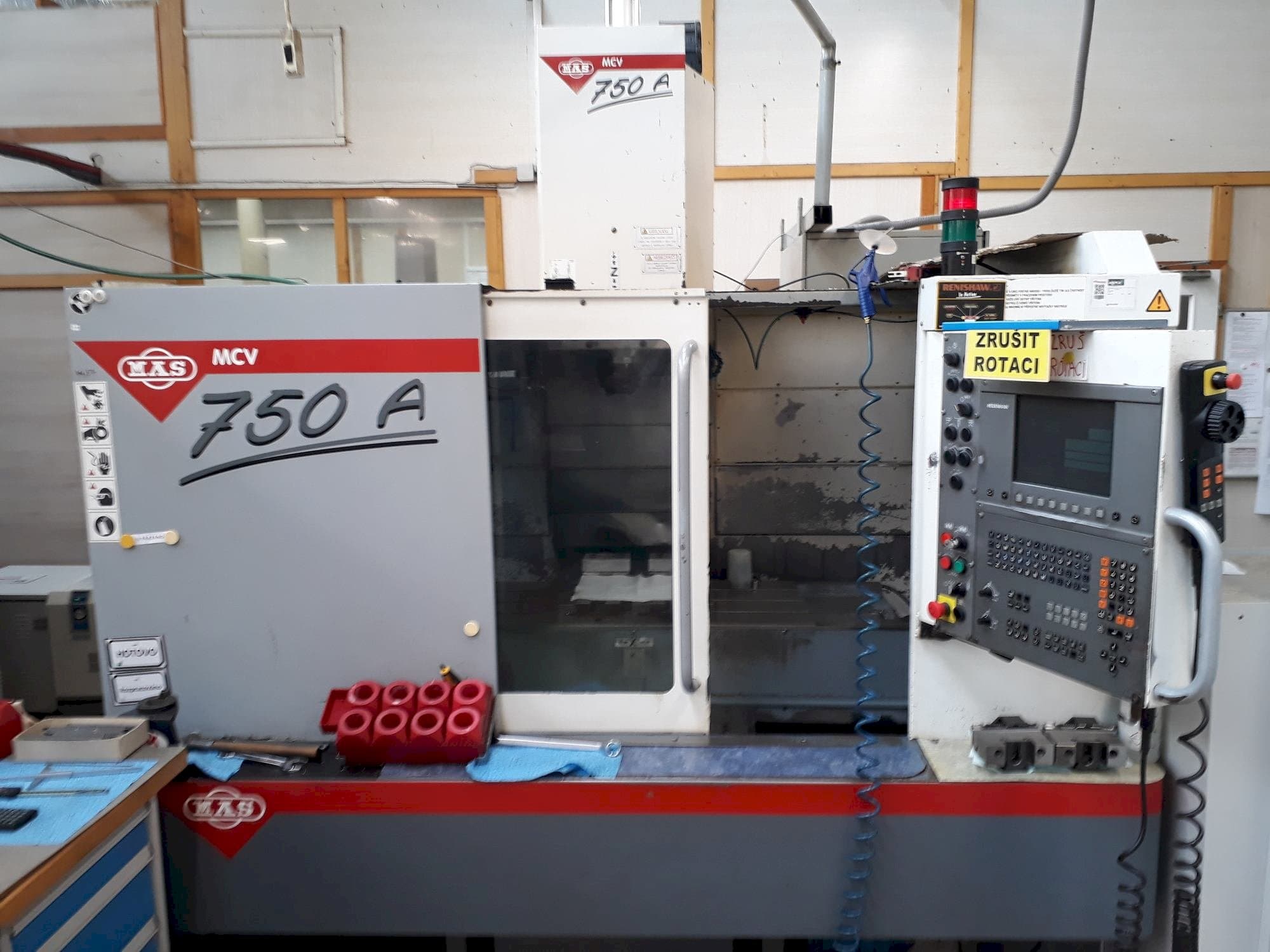 Makine  KOVOSVIT MAS MCV 750A - Önden görünüm