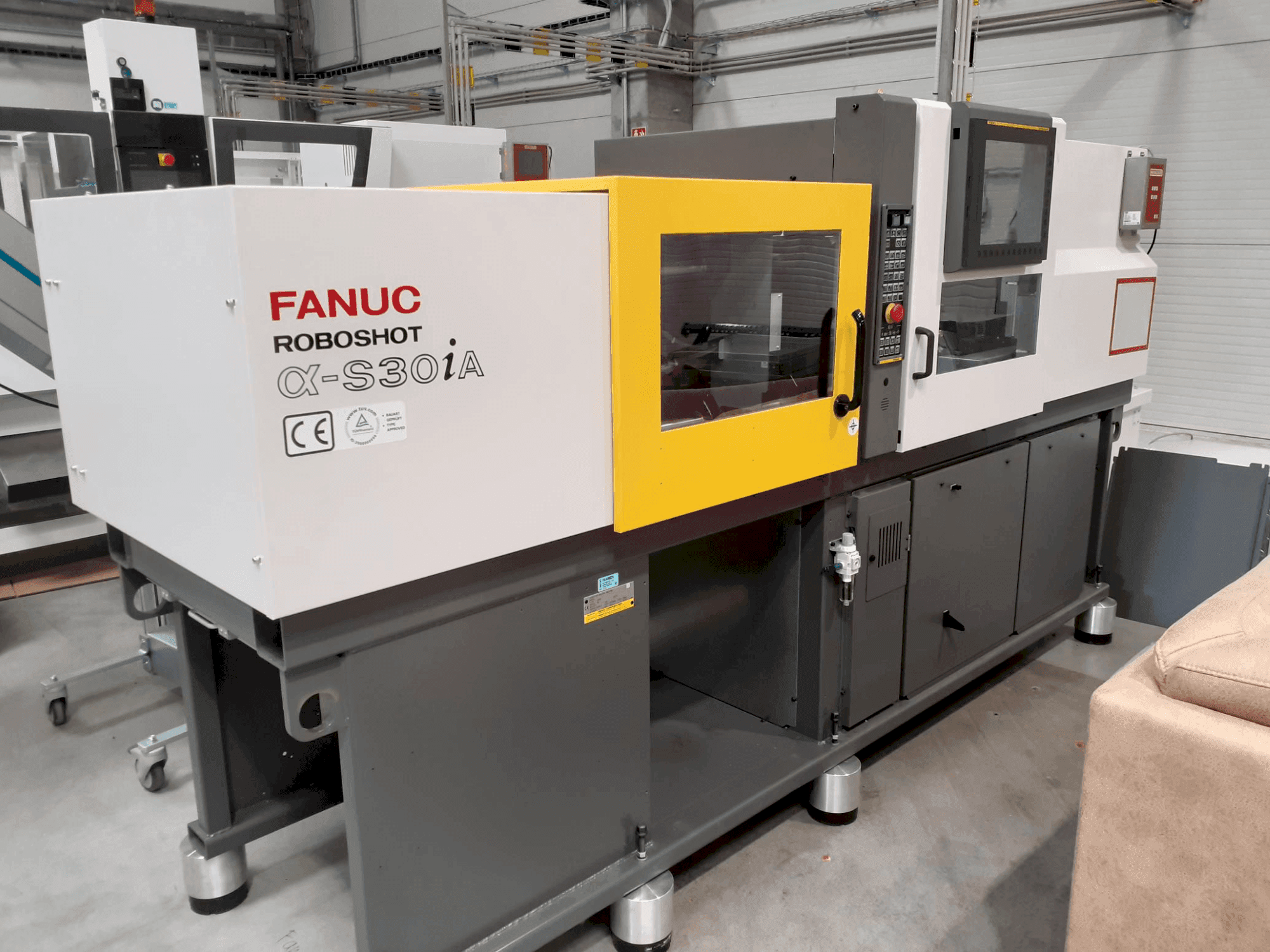 Makine  FANUC ROBOSHOT α-S 30iA - Önden görünüm