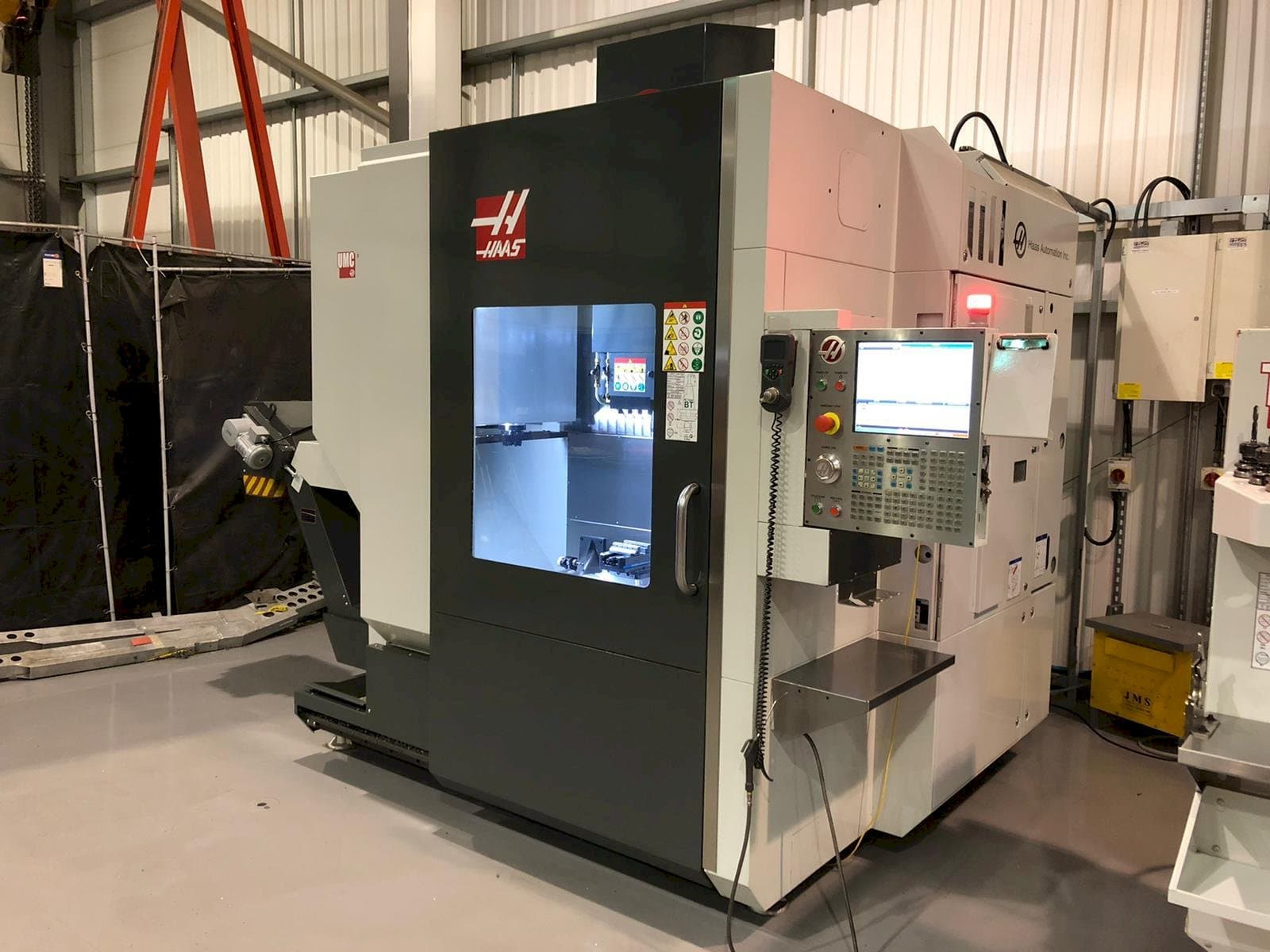Makine  HAAS UMC - 750 - Önden görünüm