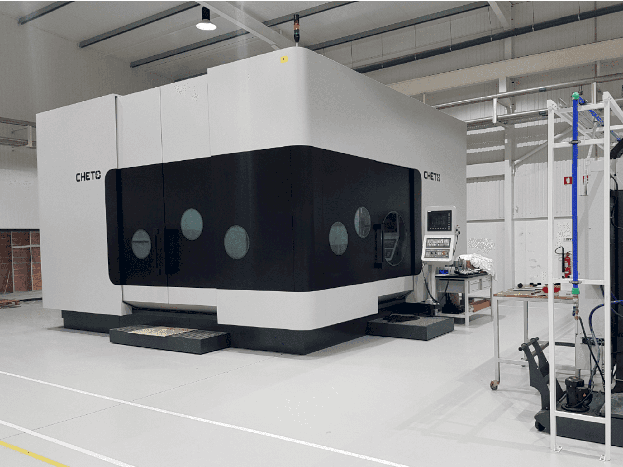 Makine  CHETO IXN2000 (2019) - Önden görünüm