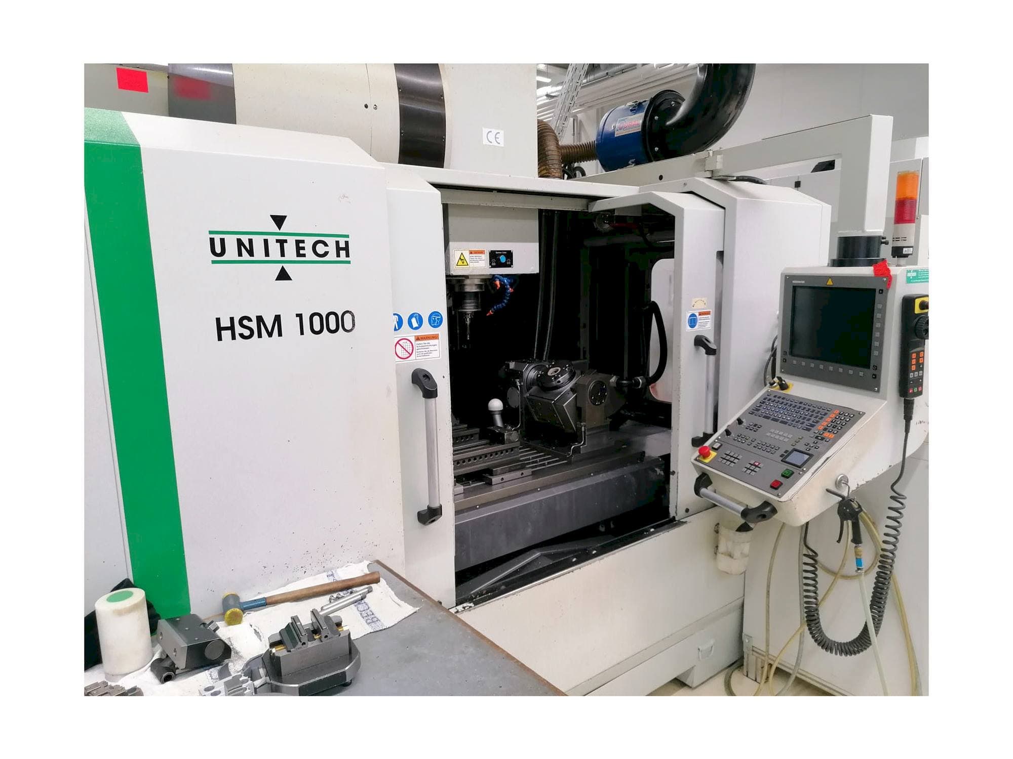 Makine  UNITECH HSM1000 - Önden görünüm