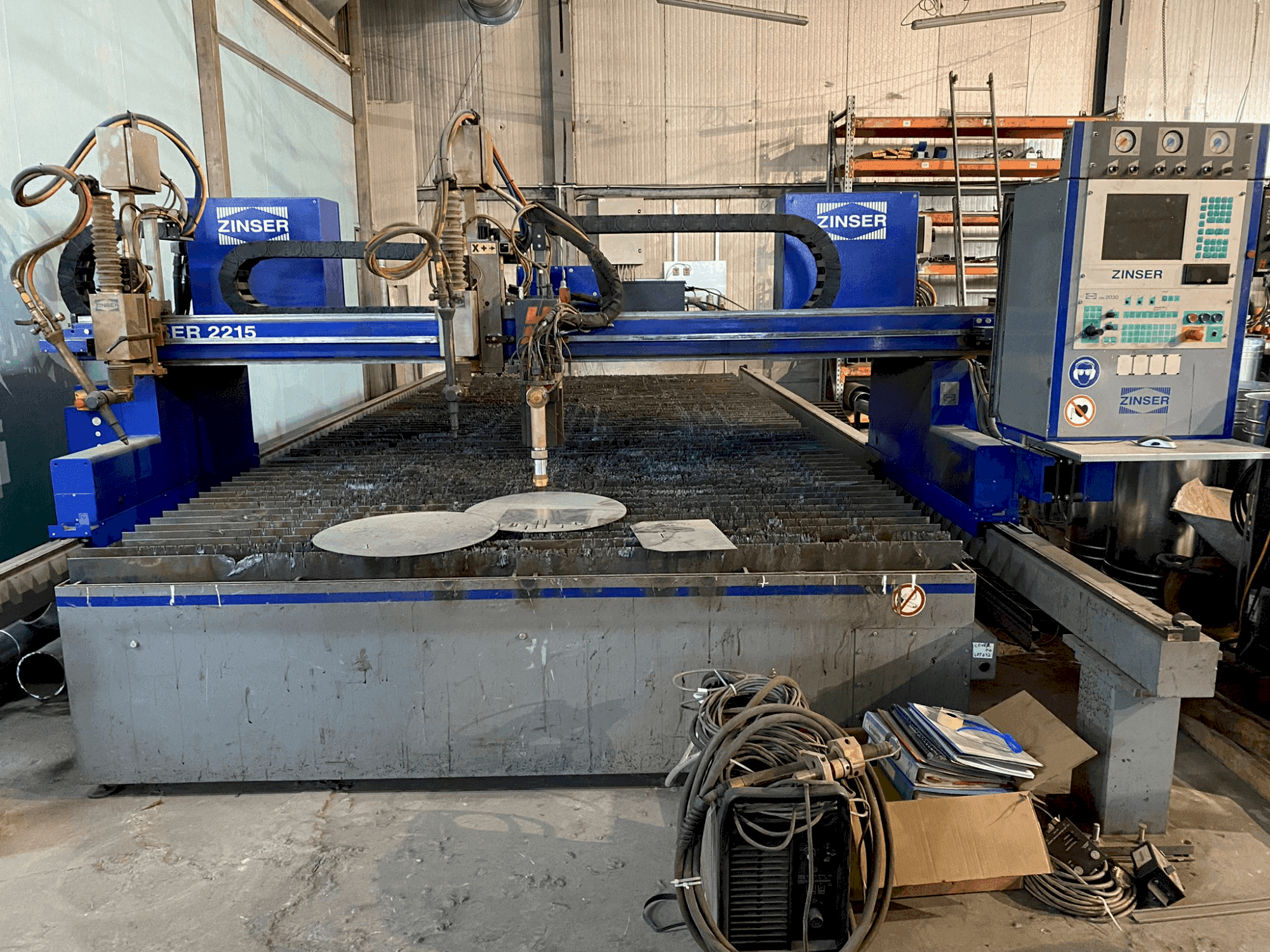 Makine  ZINSER 2215 - Önden görünüm