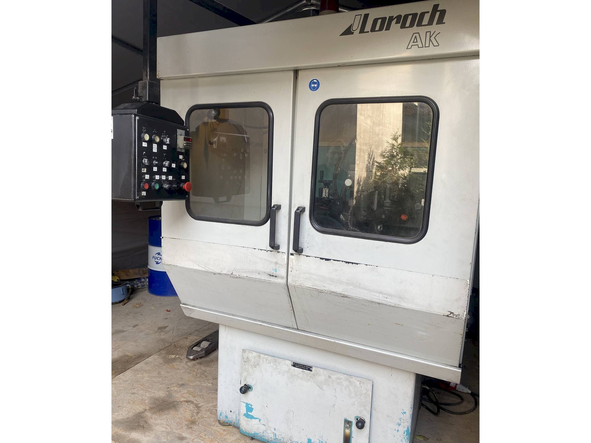 Makine  Loroch AK - Önden görünüm