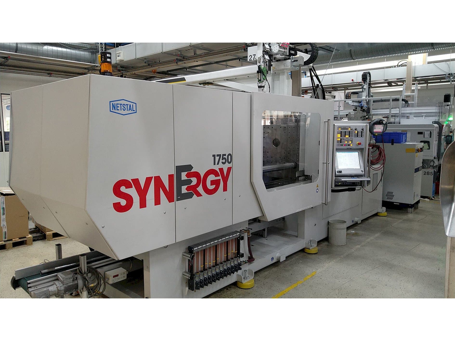 Makine  Netstal SynErgy 1750-600 - Önden görünüm