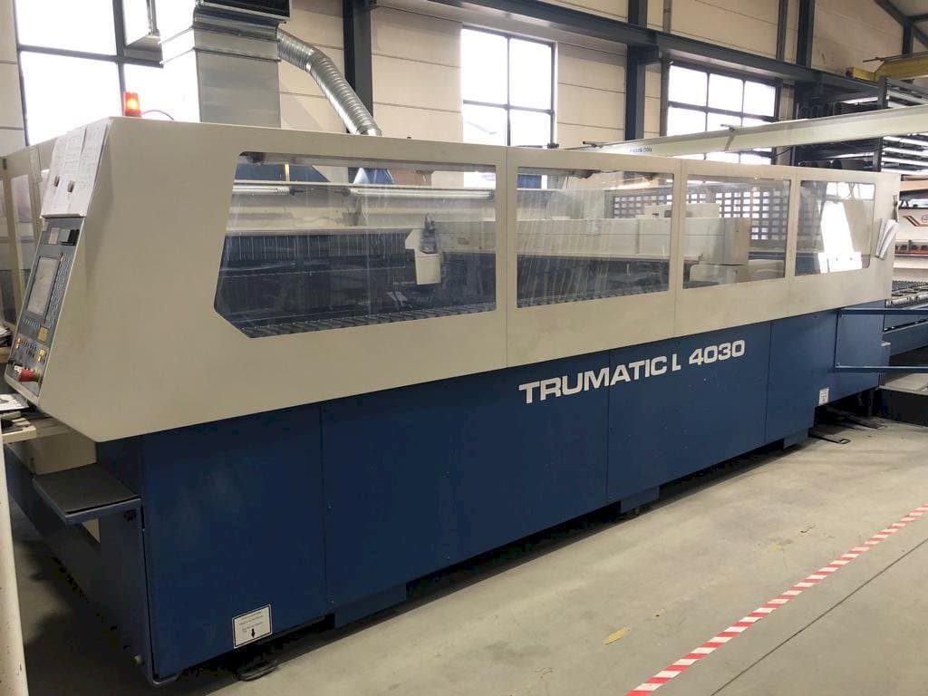 Makine  Trumpf Trumatic L4030 - Önden görünüm