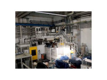 Makine  EXTRAPLAST 140to - Önden görünüm