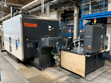 Makine  Mazak VARIAXIS i-700 - Önden görünüm