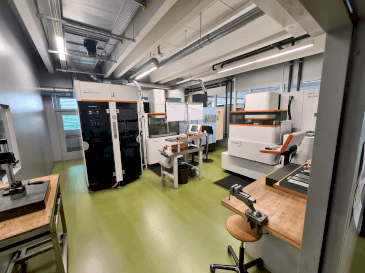 Makine  AGIE AGIETRON INNOVATION 2 - Önden görünüm