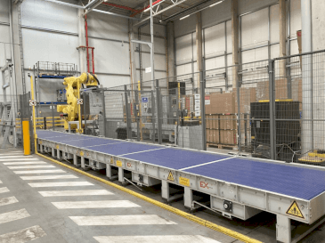 Makine  FANUC M-2000iA/1700L - Önden görünüm