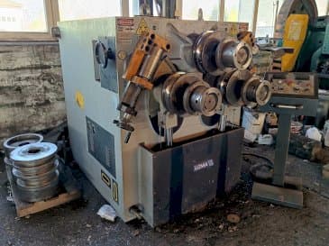 Makine  UZMA UPB-100 - Önden görünüm