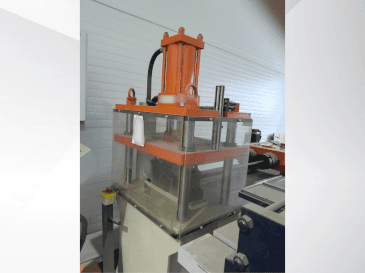 Makine  UZMA MAKINA PDM 30 - Önden görünüm