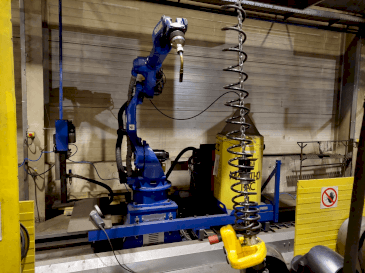 Makine  Yaskawa MA2010 Welding Station - Önden görünüm