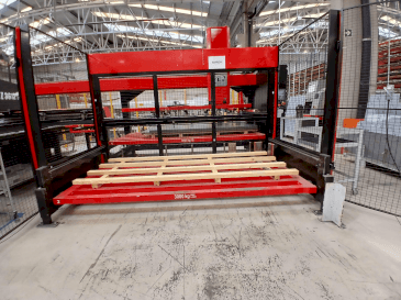 Makine  AMADA EMZ3612M2 - Önden görünüm