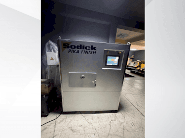 Makine  Sodick Picka PF-32A - Önden görünüm
