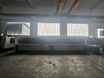 Makine  Emmegi COMET X6 - Önden görünüm