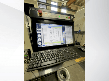 Makine Makino U6 HEAT - Önden görünüm
