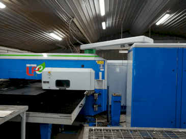 Makine  Finn-Power LPE5 SWUH - Önden görünüm