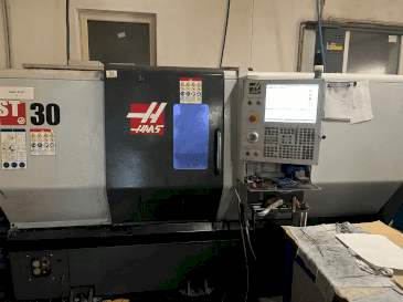 Makine  HAAS ST-30 - Önden görünüm