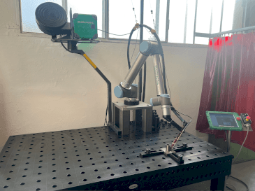 Makine MIGATRONIC PI 350 AC/DC - Önden görünüm