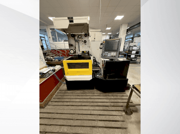Makine  FANUC Robocut alpha-C400iB - Önden görünüm