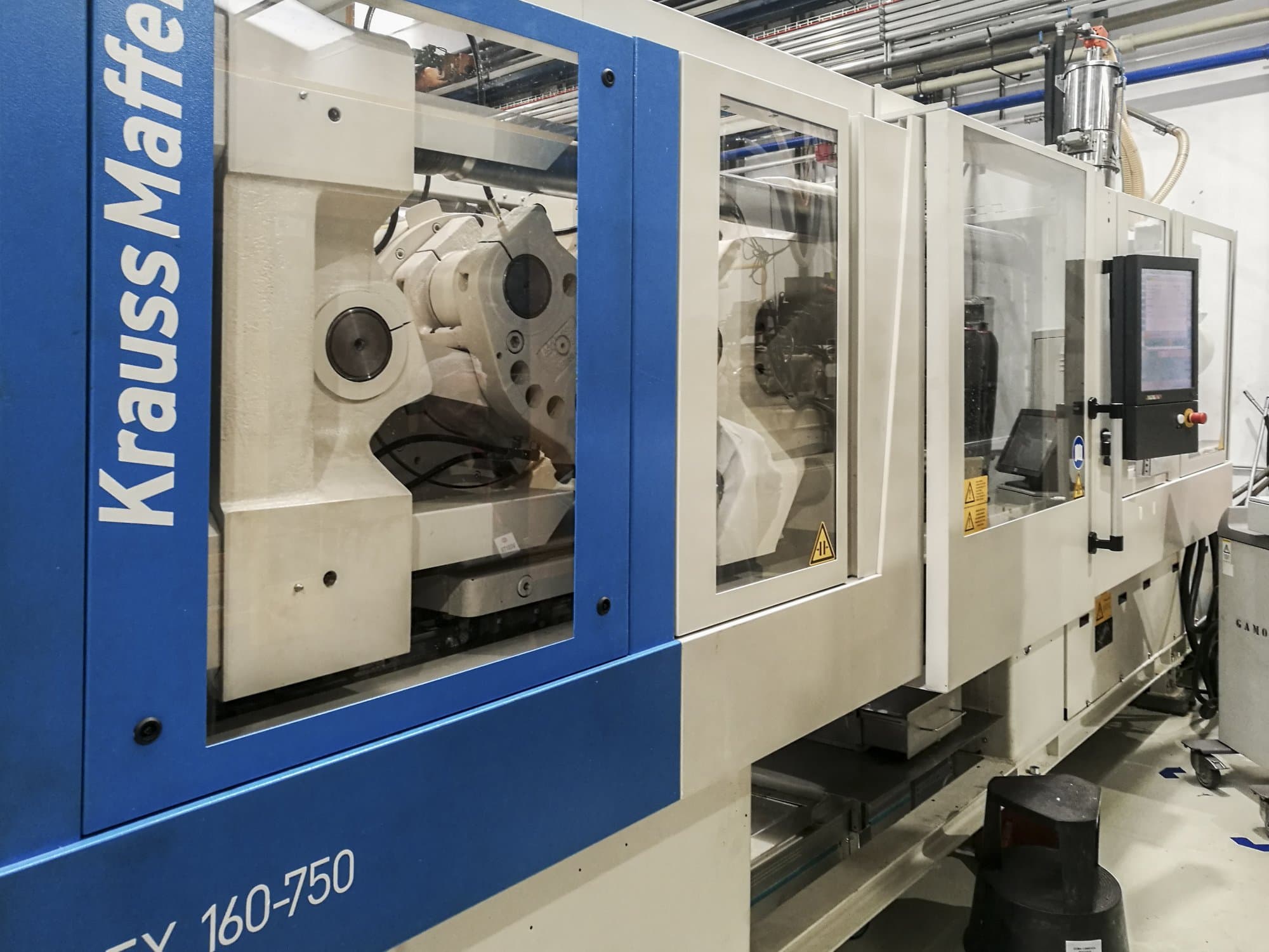 Makine  Krauss Maffei - Sol görünüm 160-750 EX