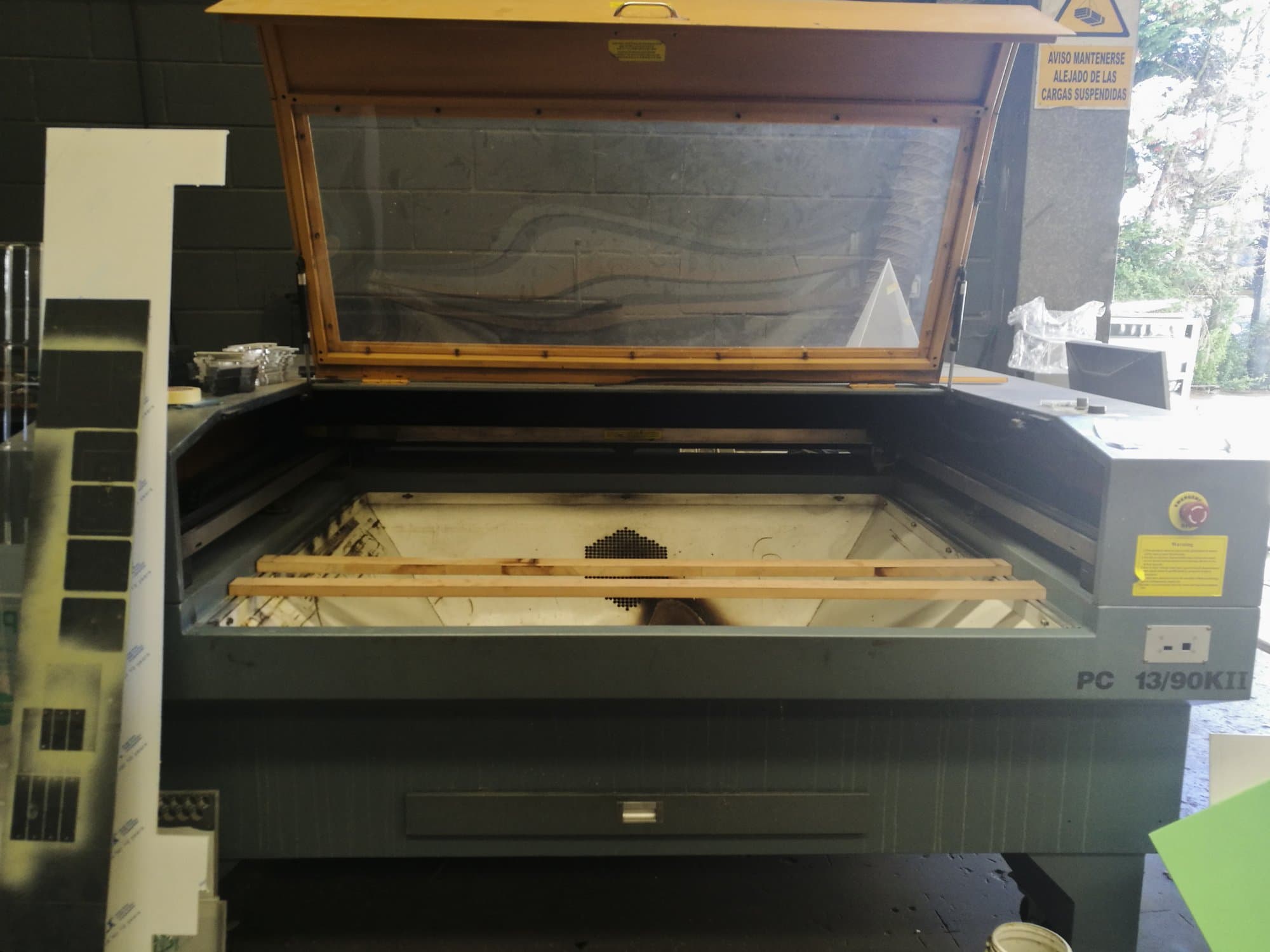 Makine  PC - Önden görünüm 13/90KII