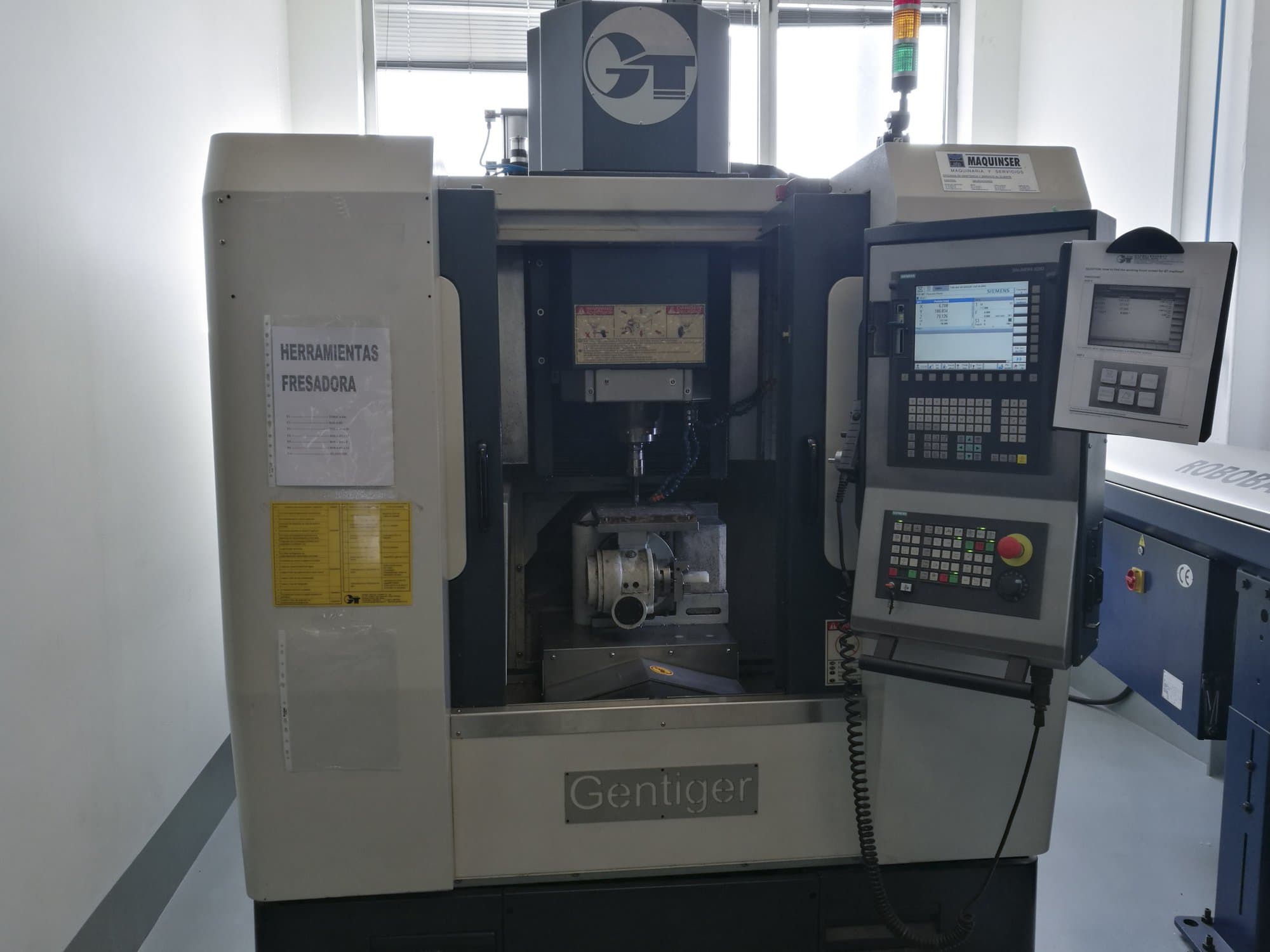 Makine  GENTIGER - Önden görünüm GT-45-5AX