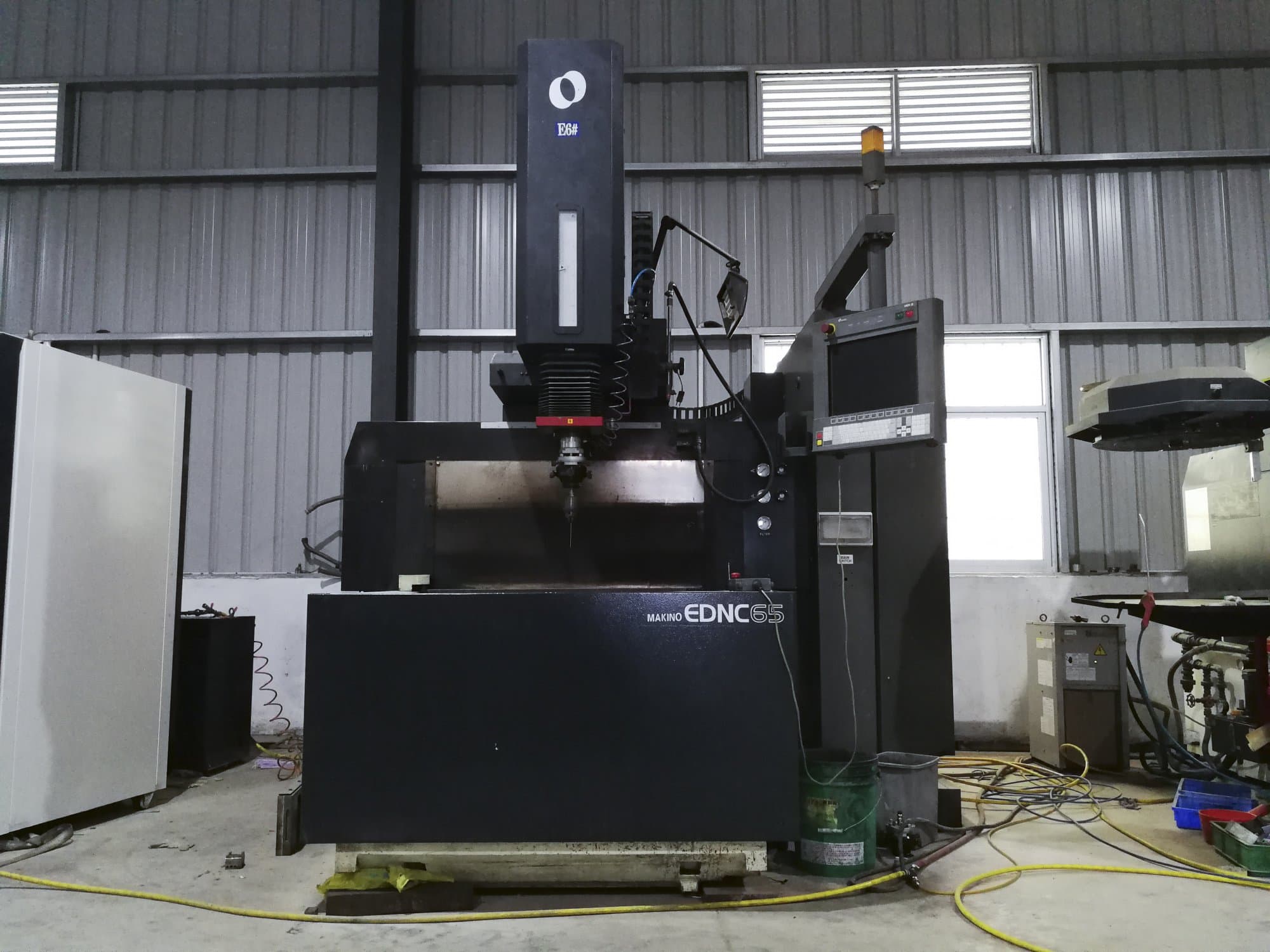 Makine  Makino - Önden görünüm EDNC65