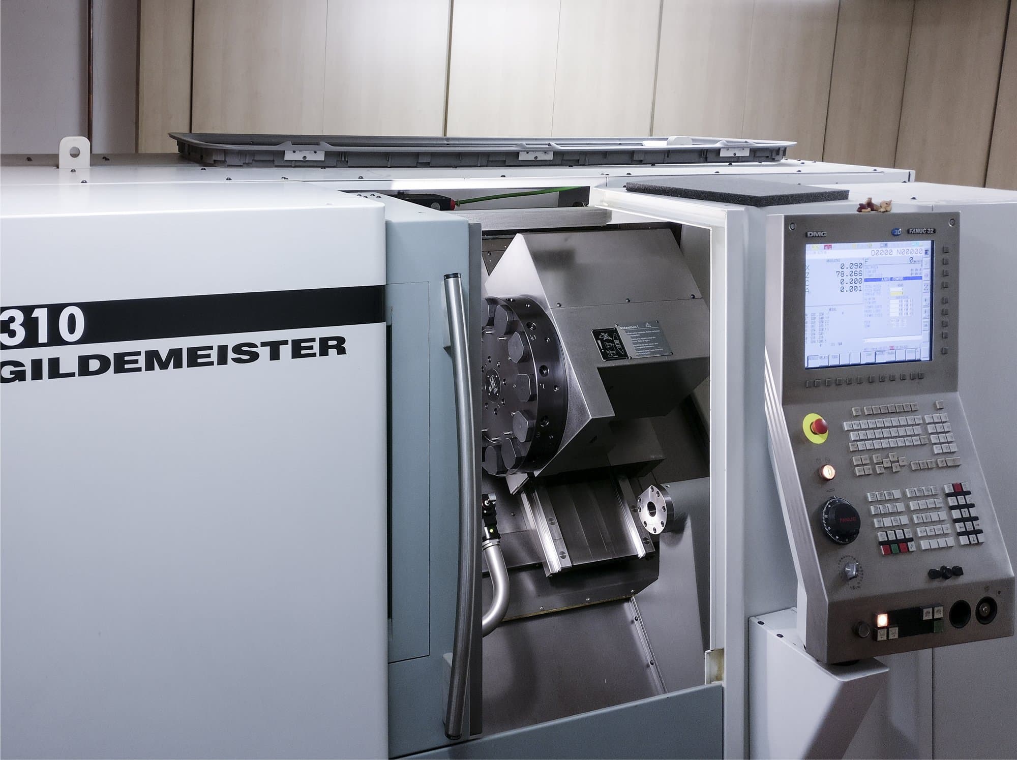 Makine  Gildemeister - Önden görünüm CTX 310