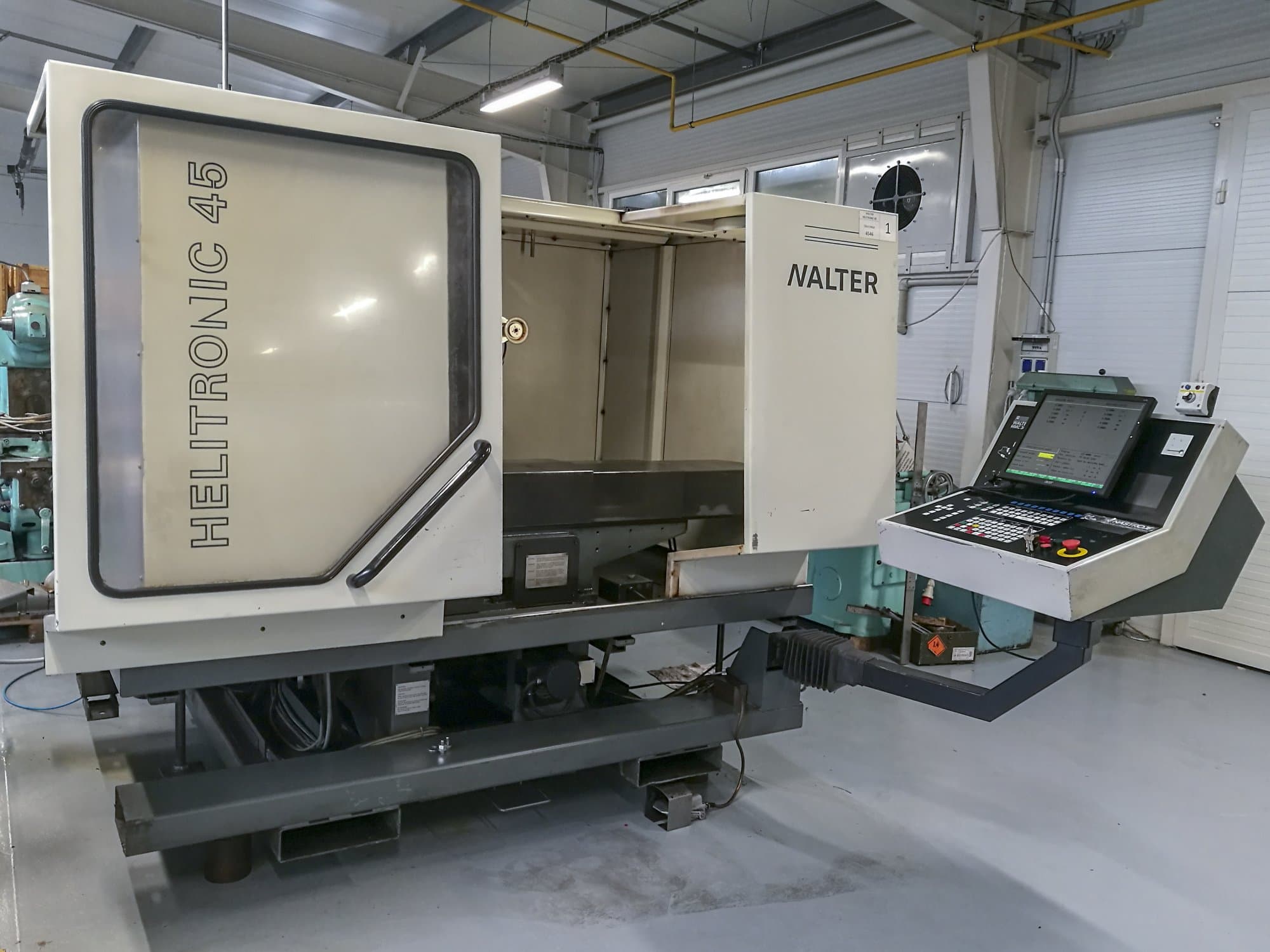 Makine  Walter AG - Sol görünüm Helitronic 45