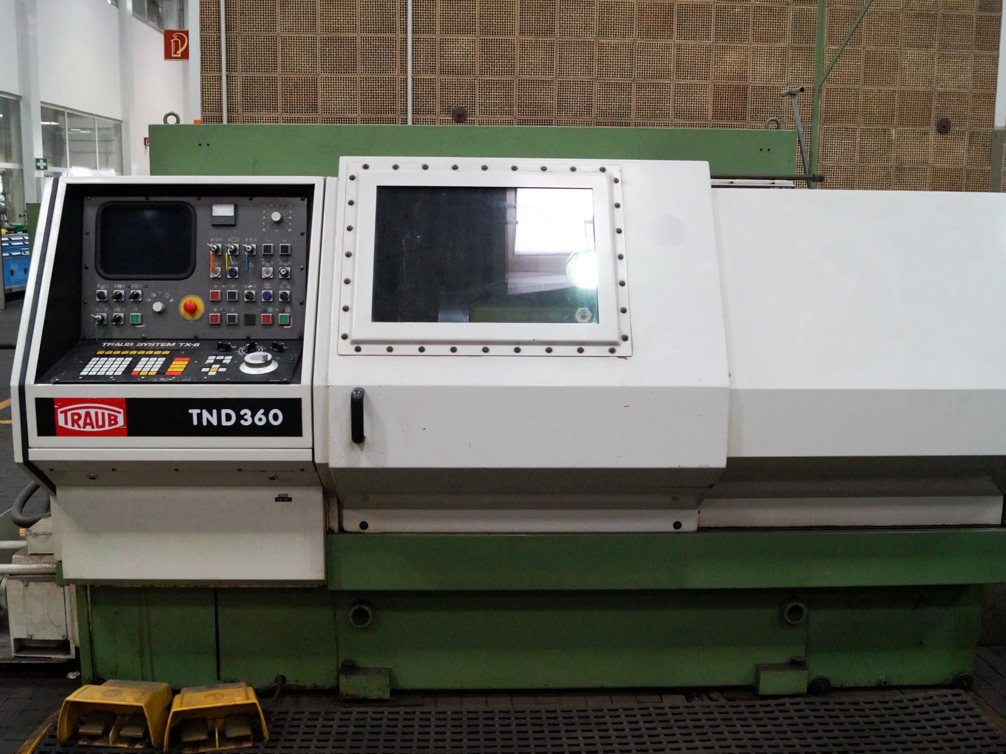 Makine  TRAUB - Önden görünüm TND 360