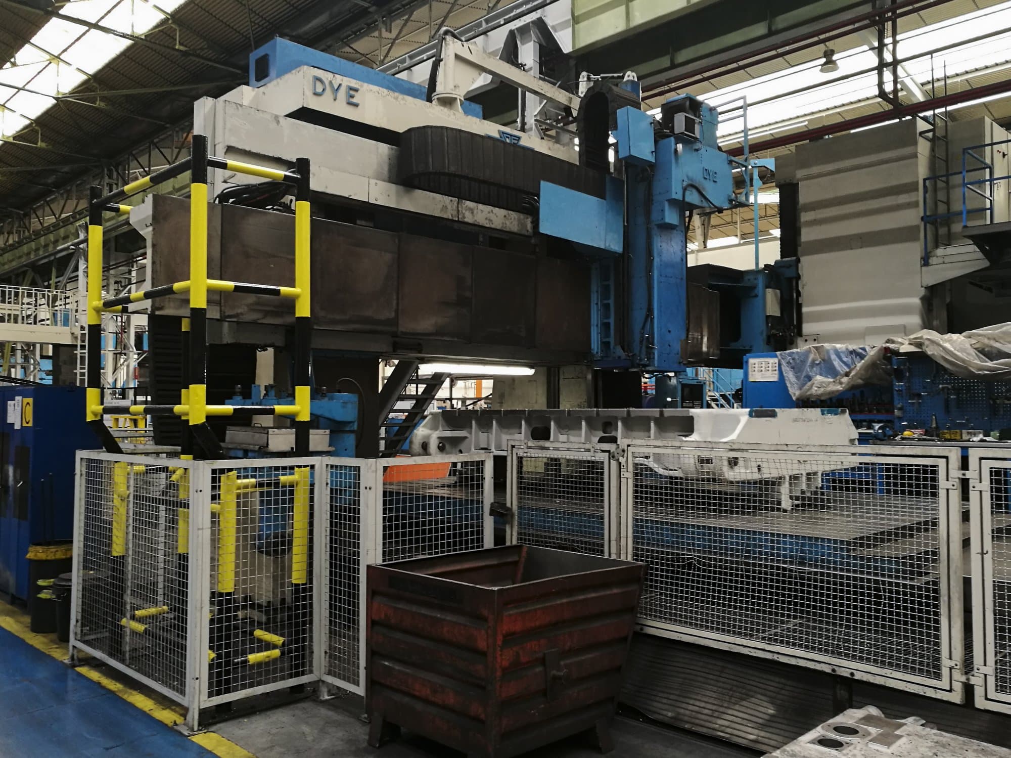 Makine  DYE - Sol görünüm FPF-4-N/C