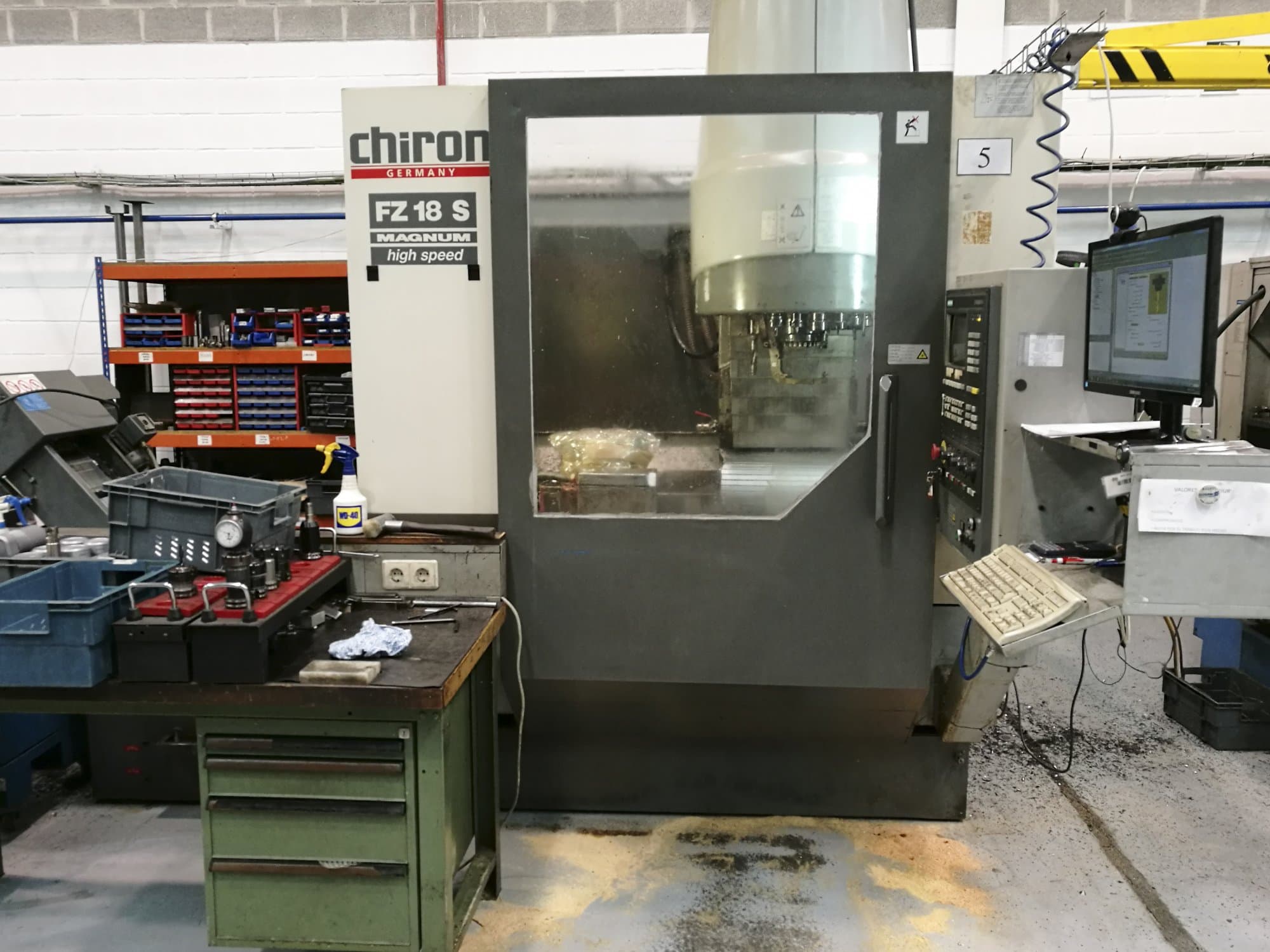 Makine  Chiron - Önden görünüm FZ18 S Magnum