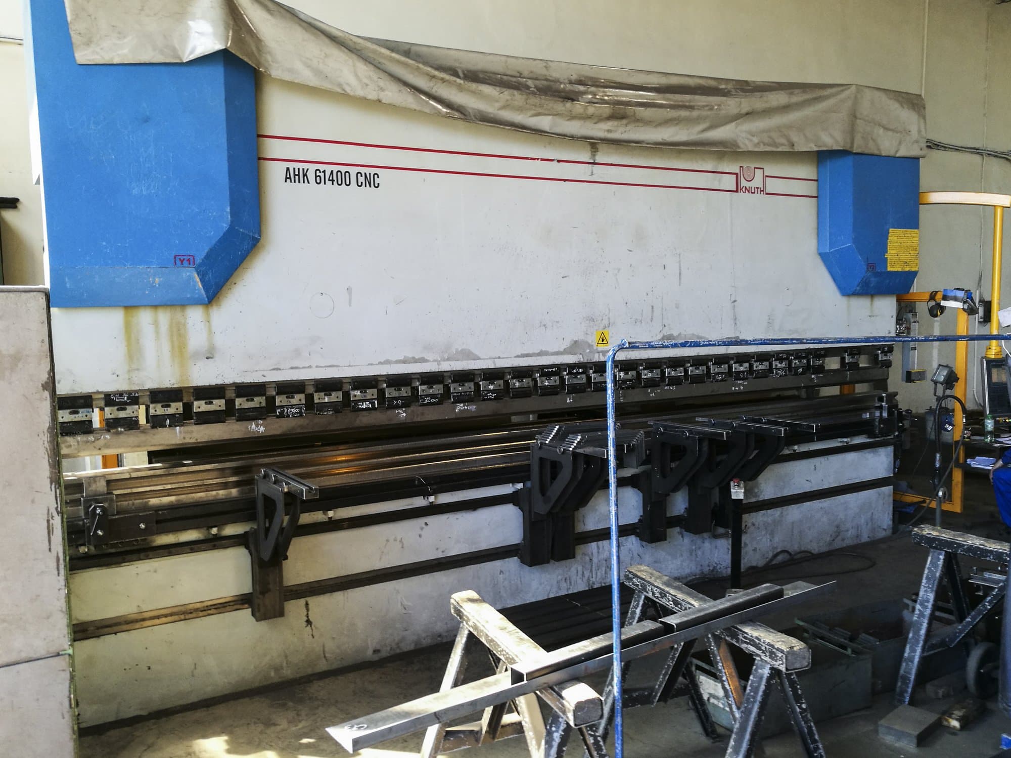 Makine  KNUTH - Sol görünüm AHK 61400 CNC