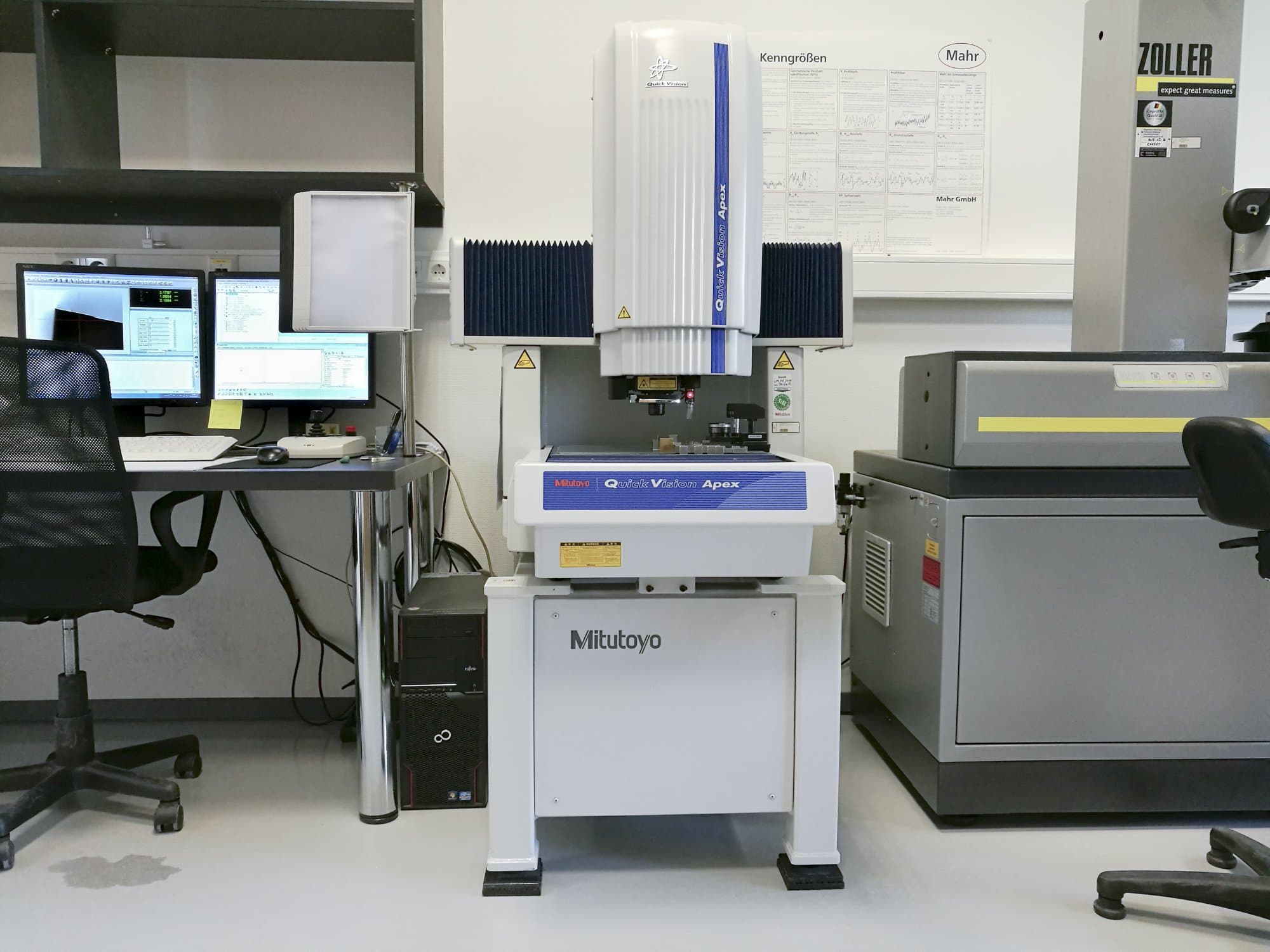 Makine  Mitutoyo - Önden görünüm QVT1-X302PIL-C