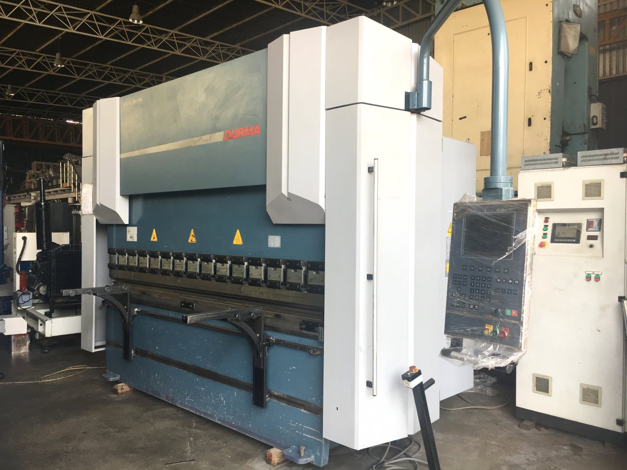 Makine  Durma - Sağdan görünüm AD-S 30100